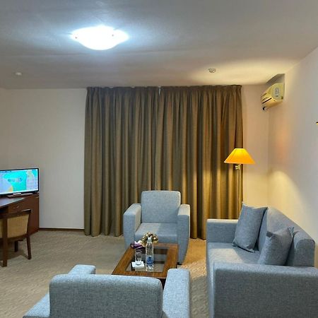 Tengri Hotel Atyraū Esterno foto