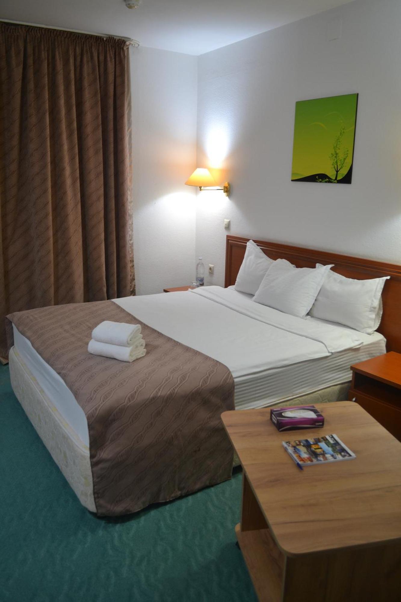 Tengri Hotel Atyraū Esterno foto