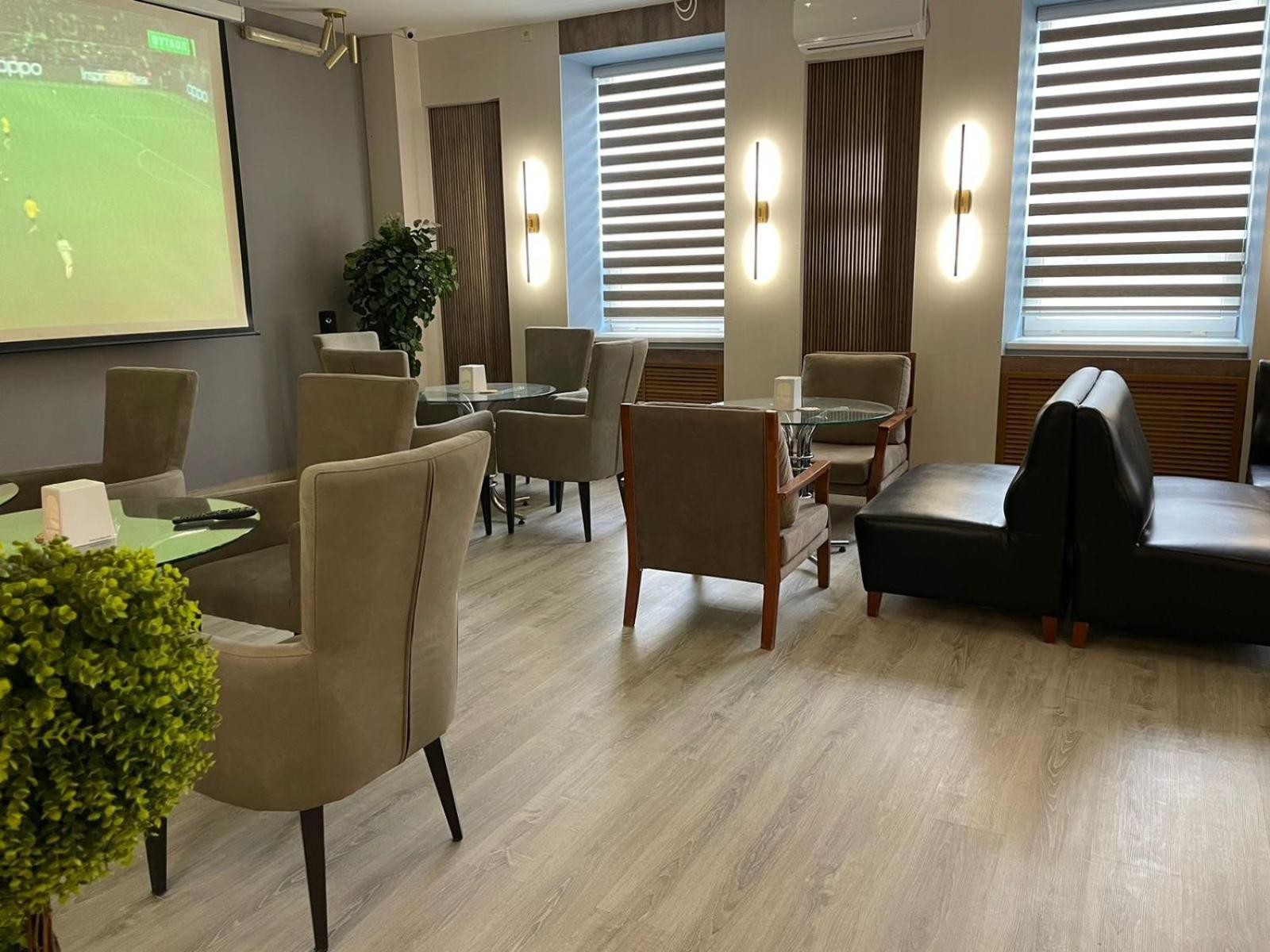 Tengri Hotel Atyraū Esterno foto