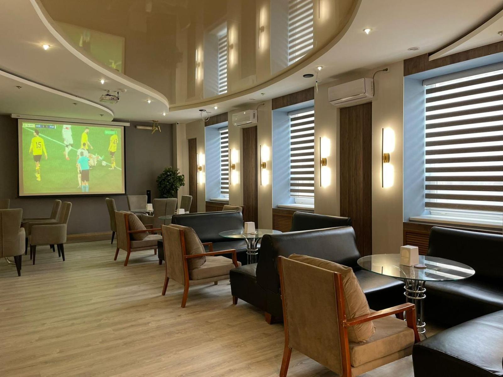 Tengri Hotel Atyraū Esterno foto