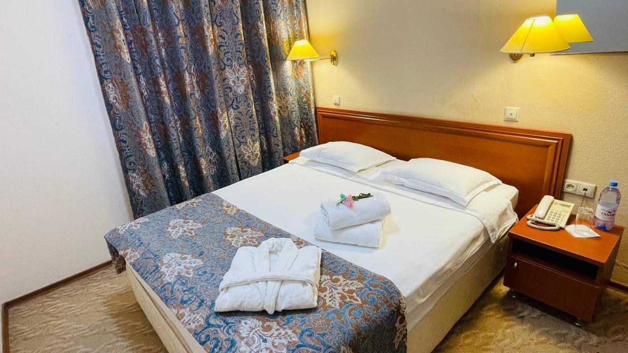 Tengri Hotel Atyraū Esterno foto