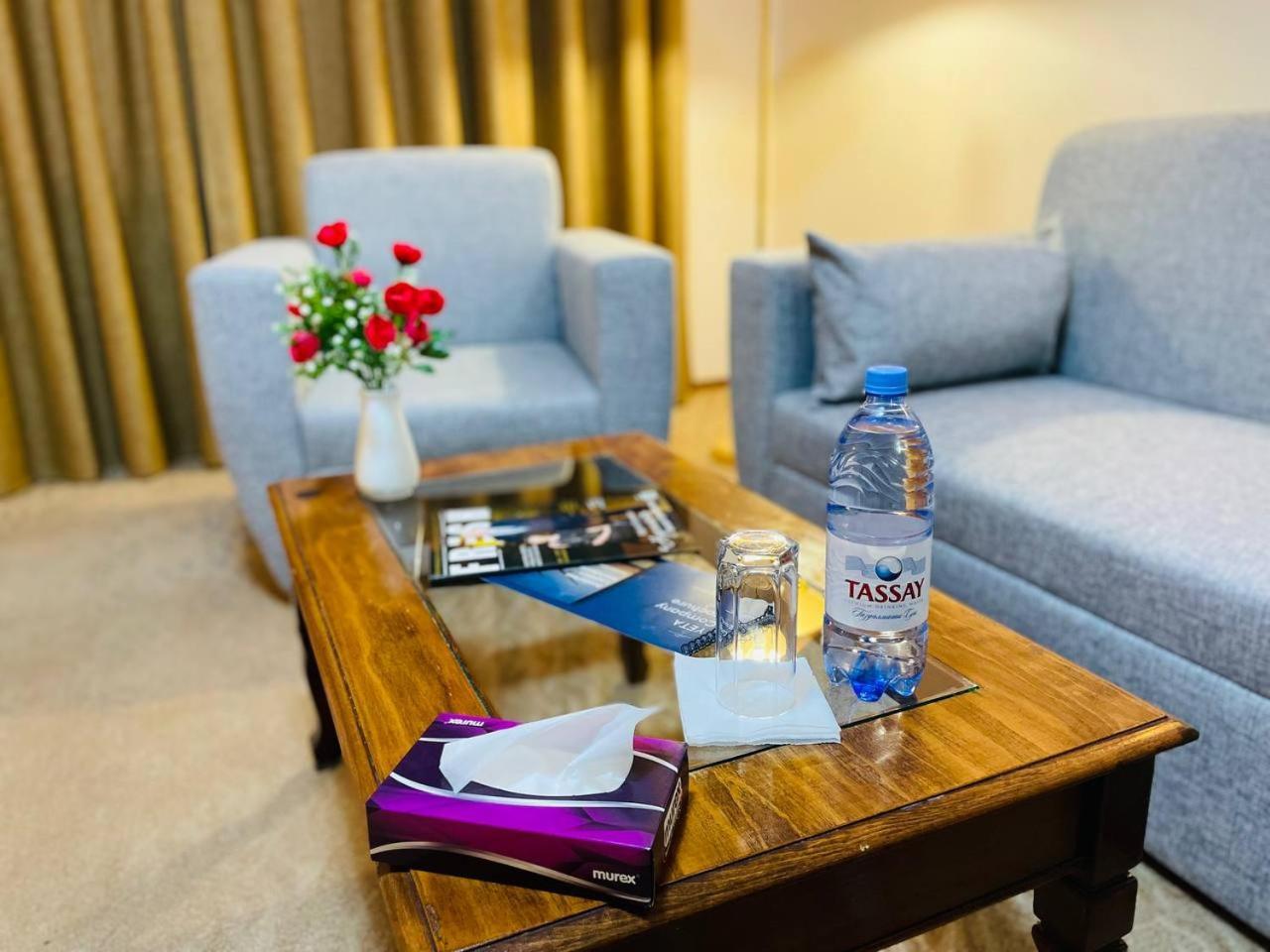 Tengri Hotel Atyraū Esterno foto