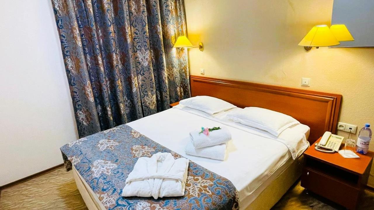 Tengri Hotel Atyraū Esterno foto