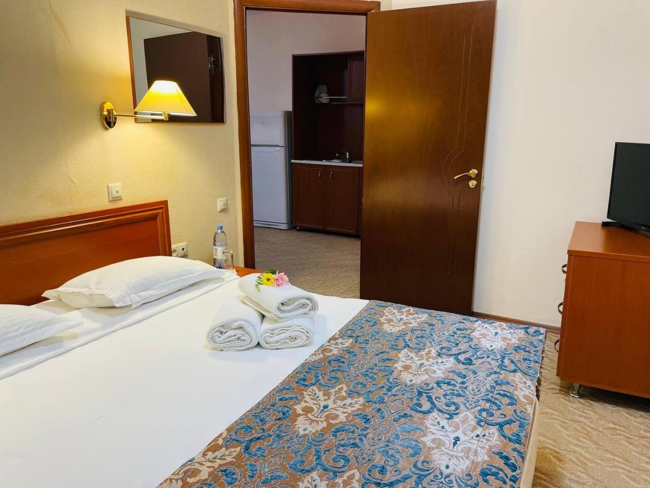 Tengri Hotel Atyraū Esterno foto