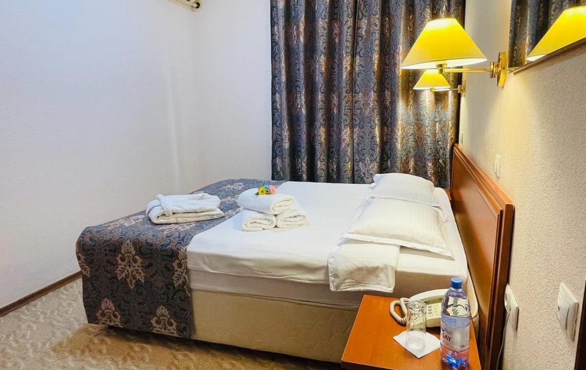 Tengri Hotel Atyraū Esterno foto